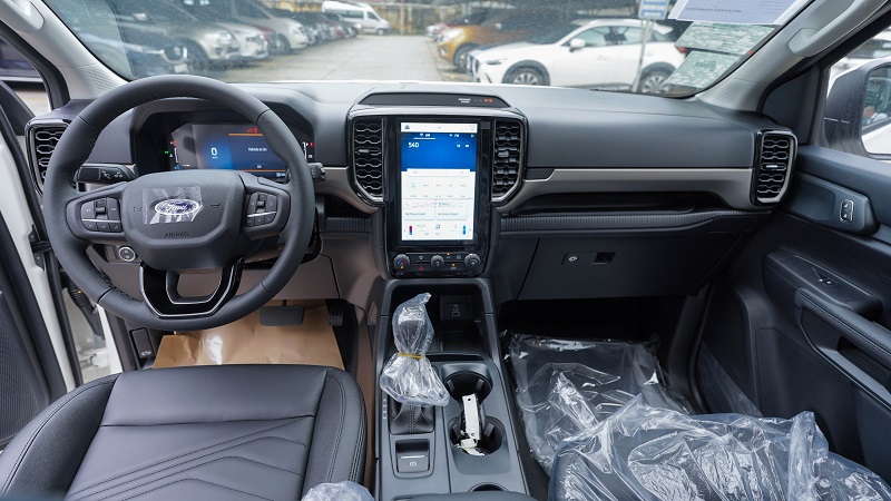 Ford Everest Ambiente 2.0L 4×2 AT