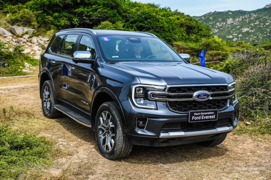 Đánh giá Ford Everest trong năm 2024: Giá, khuyến mãi, nội ngoại thất