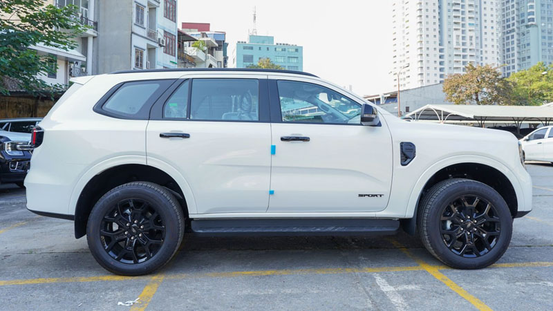 Ford Everest Sport 2.0L 4×2 AT