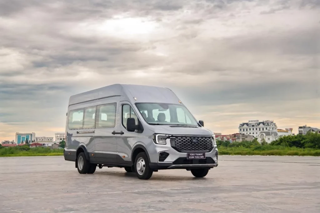 Ford Transit Premium 18 Chỗ